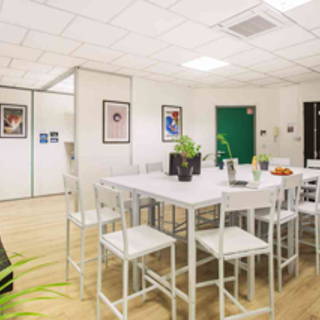 Bureau privé 31 m² 8 postes Location bureau Rue Laure Diebold Lyon 69009 - photo 3